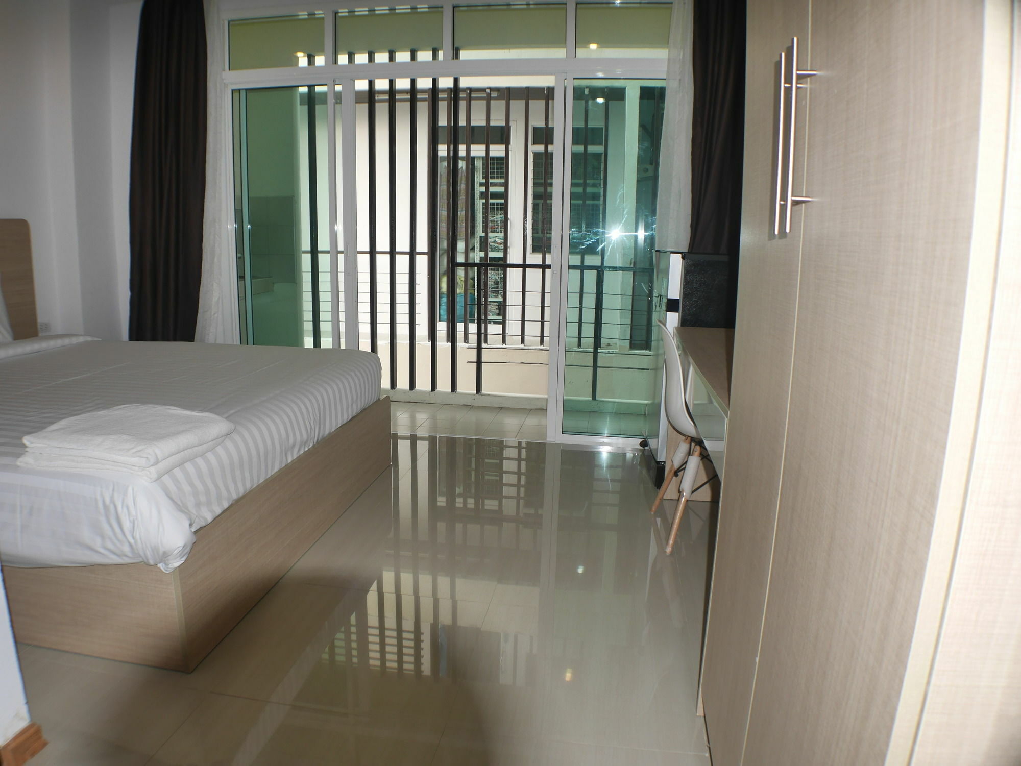 Darisa Apartment Service Patong Exterior foto