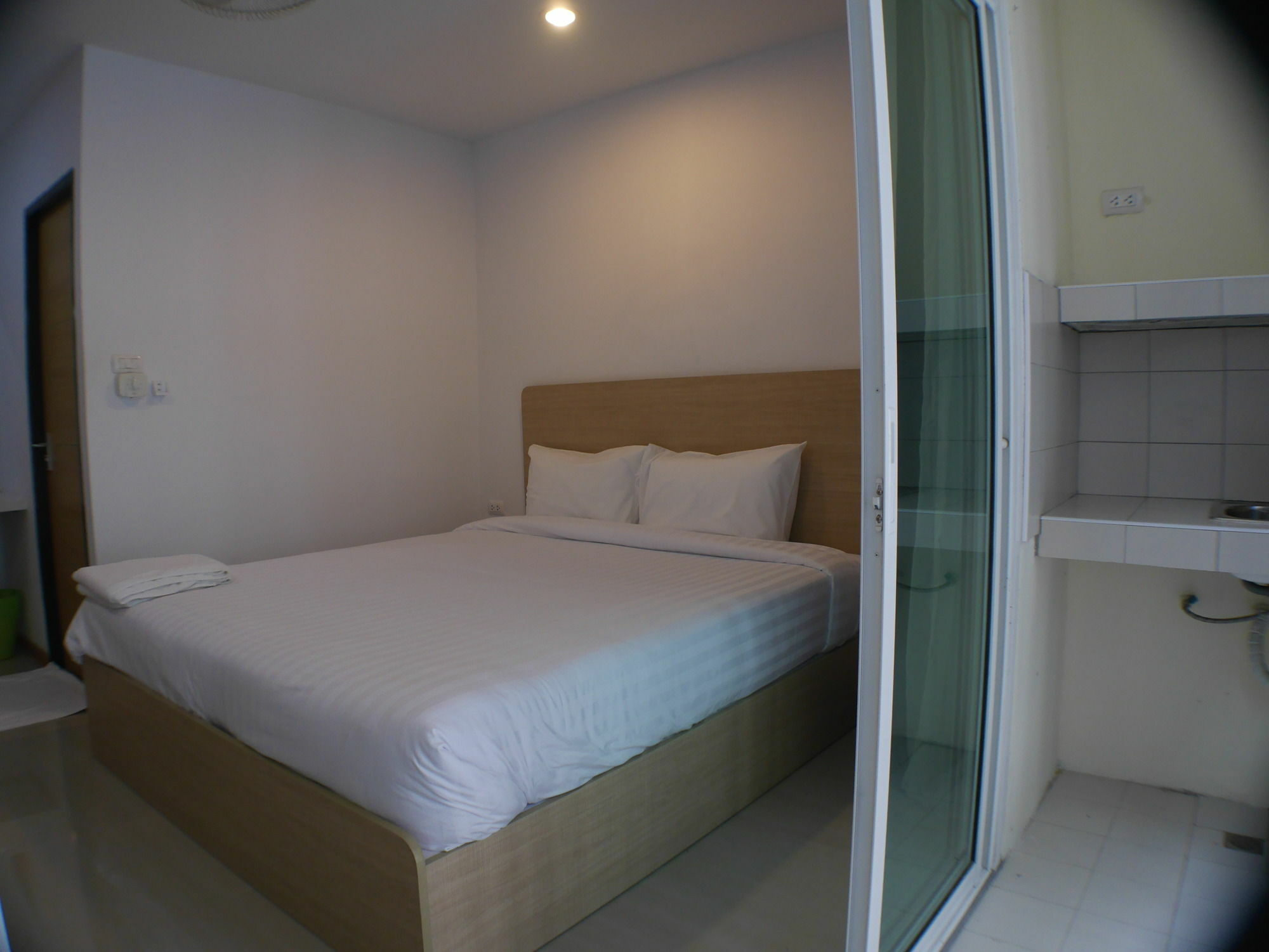 Darisa Apartment Service Patong Exterior foto
