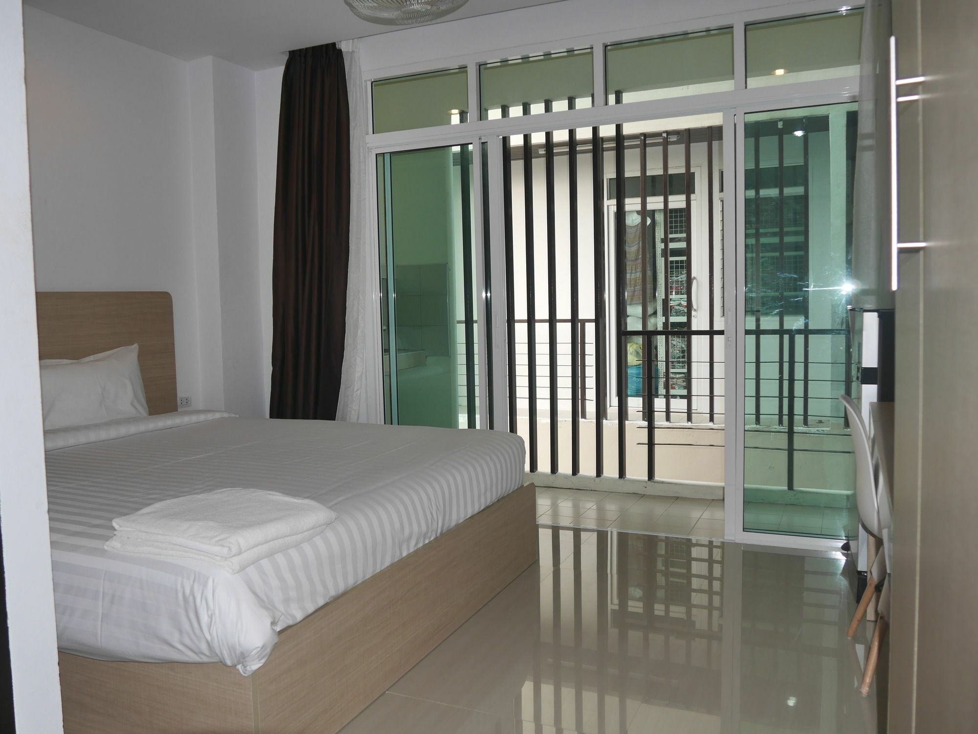 Darisa Apartment Service Patong Exterior foto